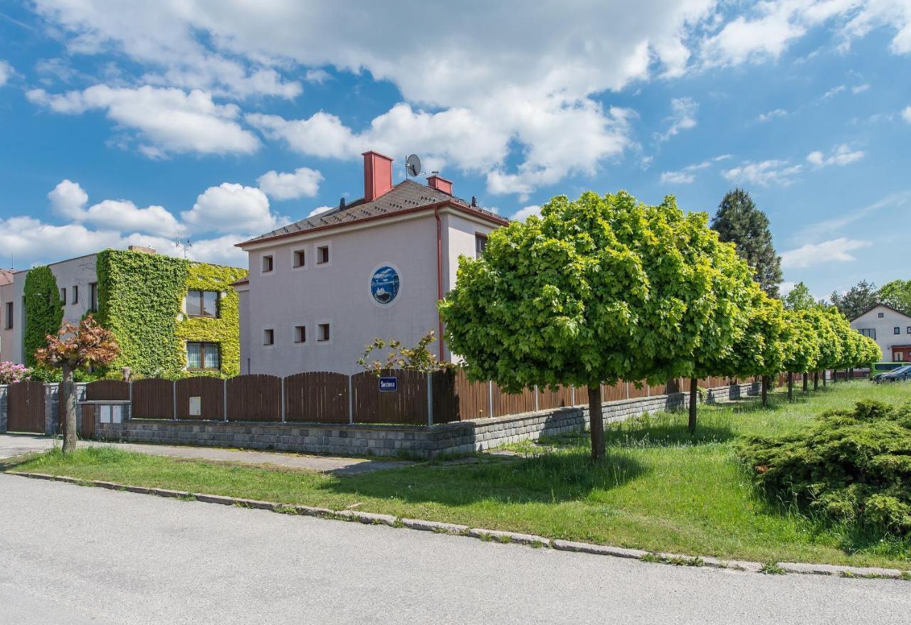 Penzion Leknín Trebon Exterior foto